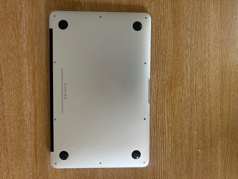 Apple MacBook Air 11" inch late 2014 with original charger both cables.