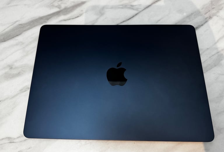 MacBook Air M2 immaculate condition 