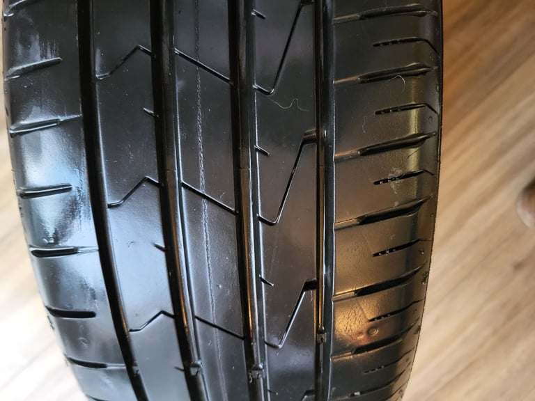 Ford fiesta alloy wheel and tyre 