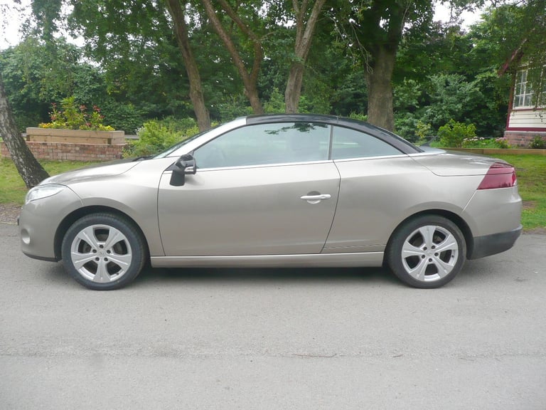 2012, 1.9 diesel Renault Megane convertible.