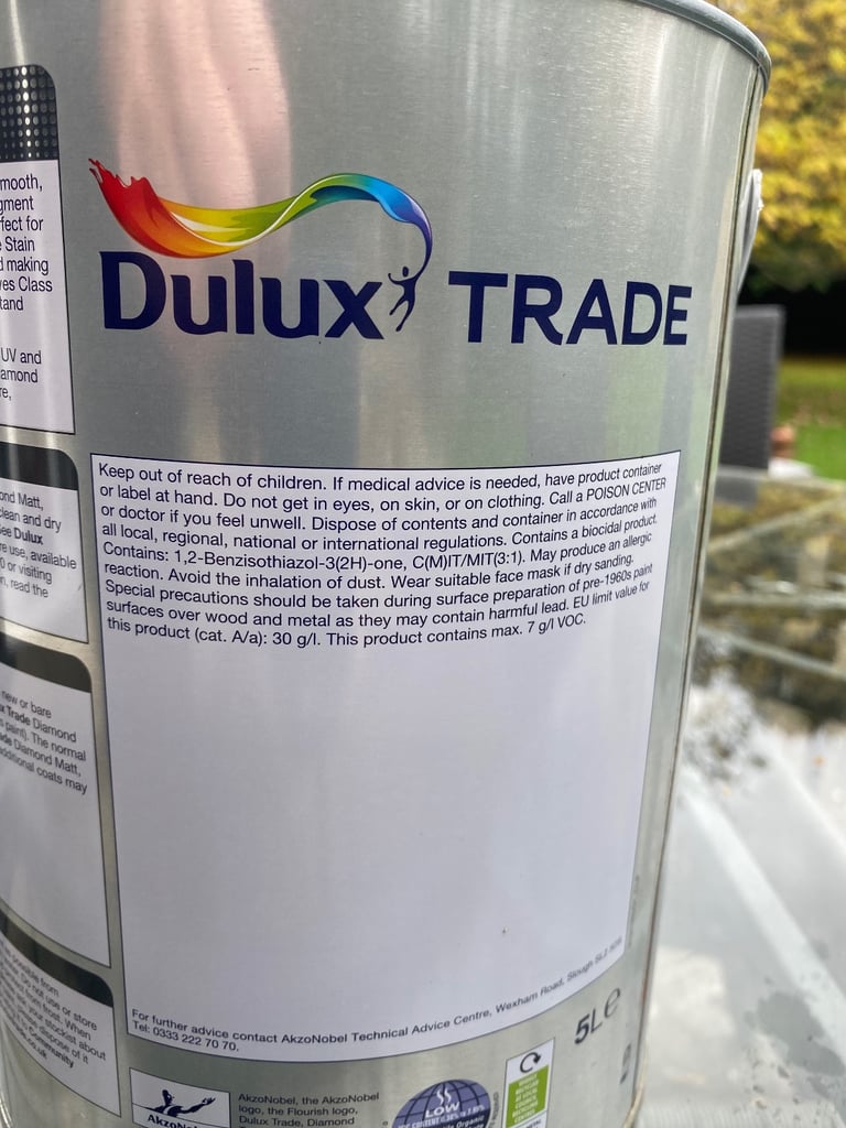 Dulux Trade Paint Diamond Matt Anti Fade Ultimate Durability Magnolia New 