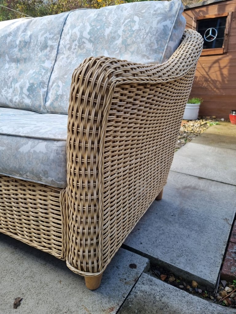 Three Piece Conservatory/Summer Room Suite.Delivery