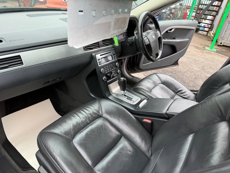 2008 Volvo XC70 2.4 D5 diesel estate automatic 176,000 Miles ex condition 