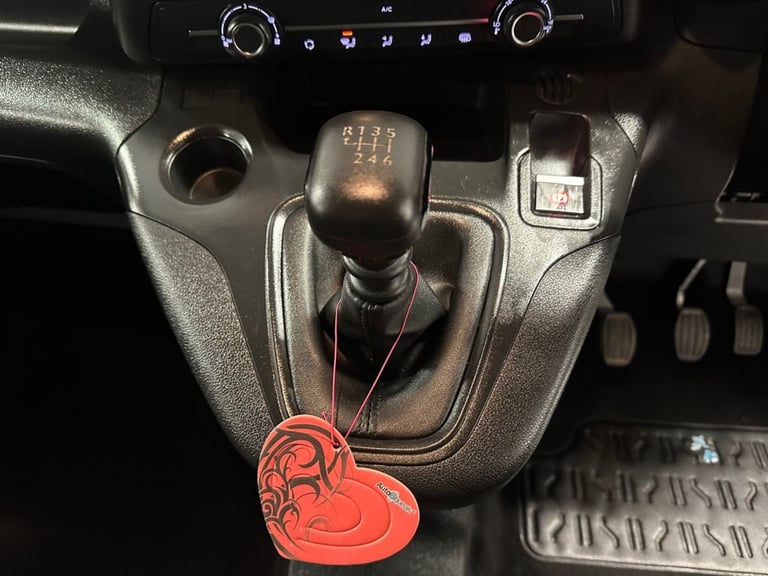 2021 71 VAUXHALL COMBO 1.5 TURBO D 2300 SPORTIVE L2 H1 EURO 6 * 29,507 3 SEATER 