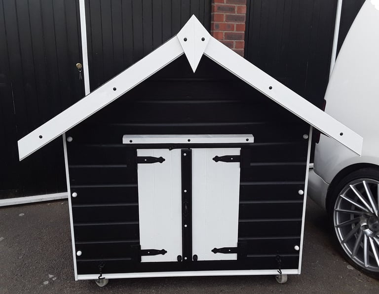 image for Large bespoke dog house