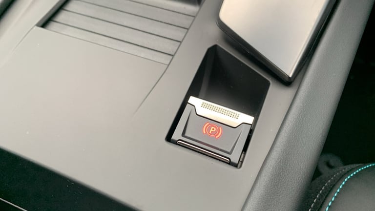 2025 Peugeot 308 SW 1.6 12.4kWh Allure Estate 5dr Petrol Plug-in Hybrid e-EAT Euro 6 (s/s) (180 E...