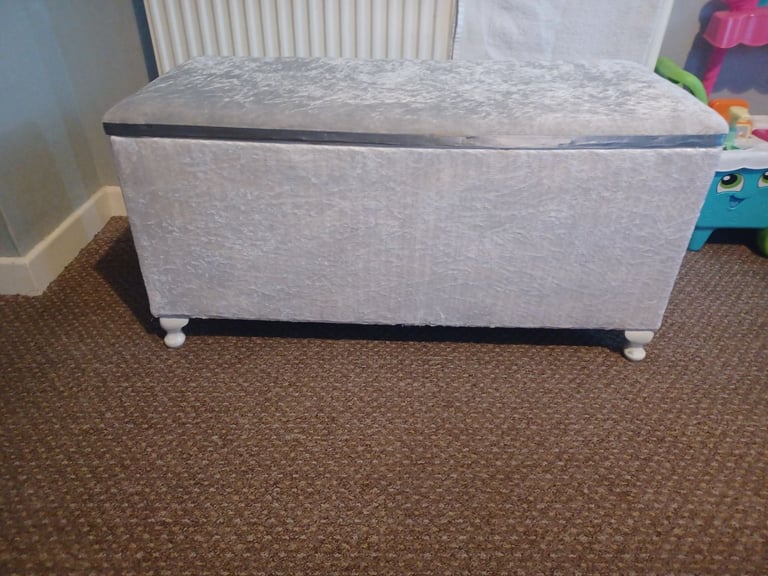image for Lloyd loom storage ottoman 