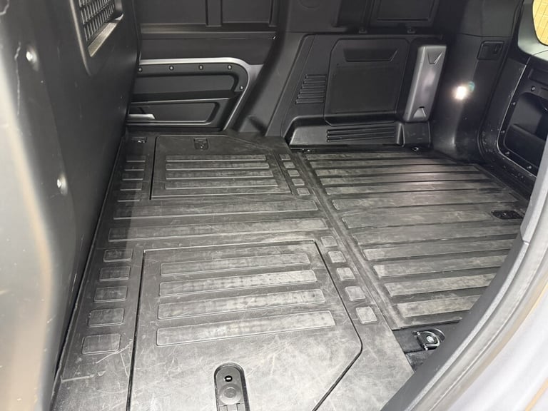 2022 Land Rover Defender 3.0 D250 Hard Top Auto [3 Seat] PANEL VAN DIESEL Automatic