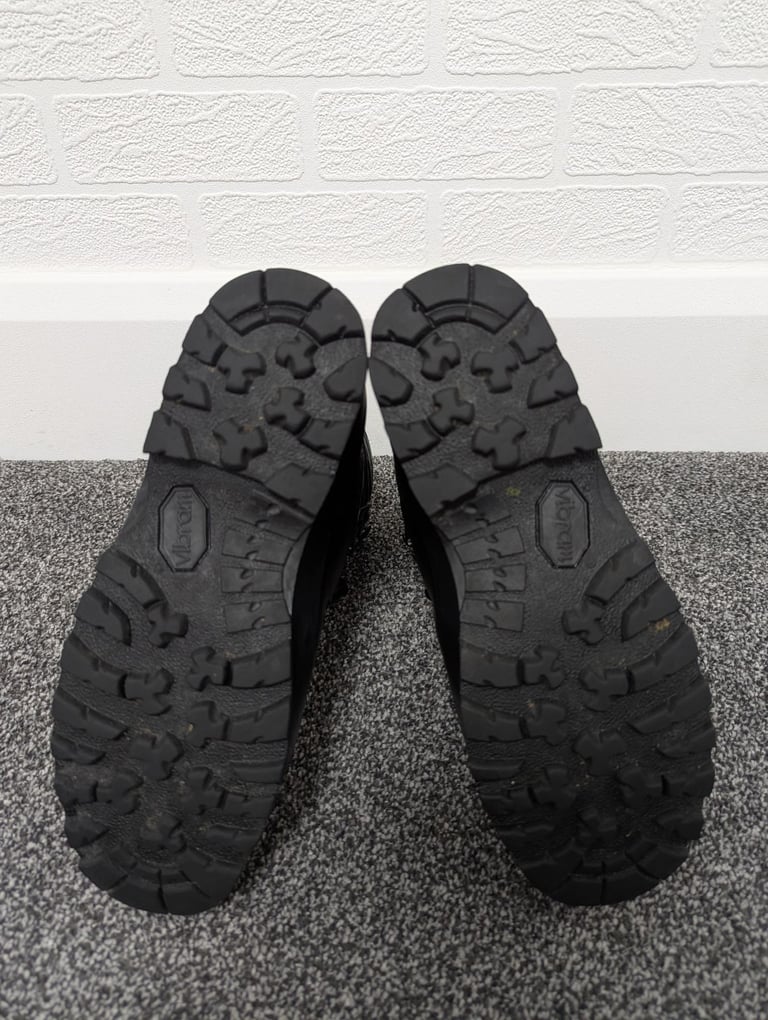 LOWA Military Combat Boots GORE-TEX® Black / Size 7 UK / Great Condition / FREE LOCAL DELIVERY