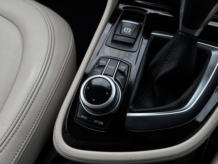 2018 BMW 2 Series Active Tourer 2.0 220i Luxury DCT Euro 6 (s/s) 5dr HATCHBACK Petrol Automatic