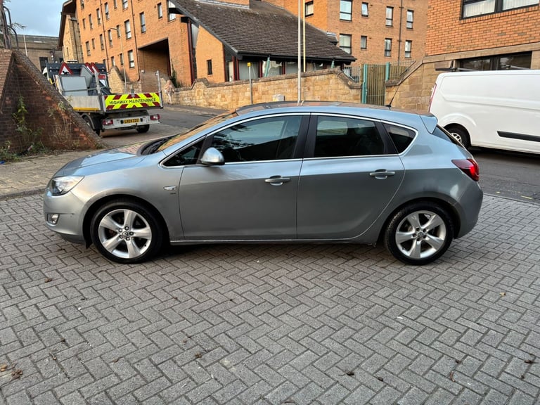 Vauxhall, ASTRA, Hatchback, 2010, automatic, 1598 (cc), 5 doors