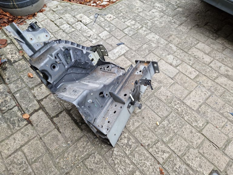 Ford Transit Custom Tourneo Front left Chassis Leg