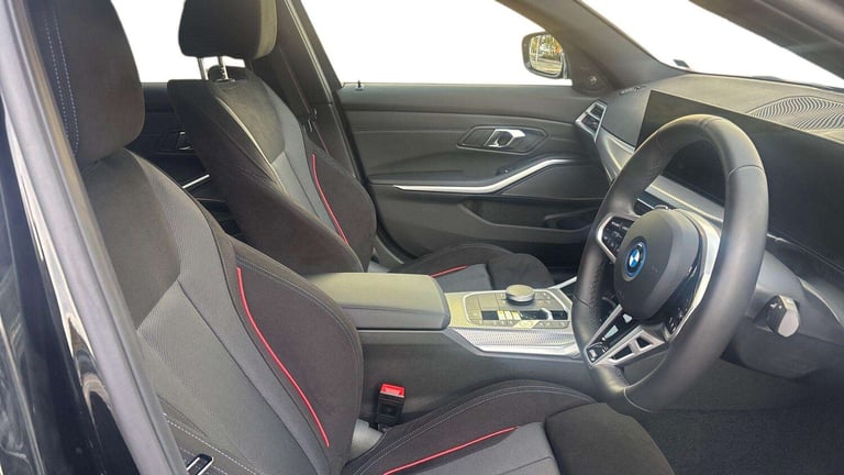 2025 BMW 3 Series 330e 22.3 kWh M Sport 4dr Step Auto SALOON PETROL/ELECTRIC Automatic