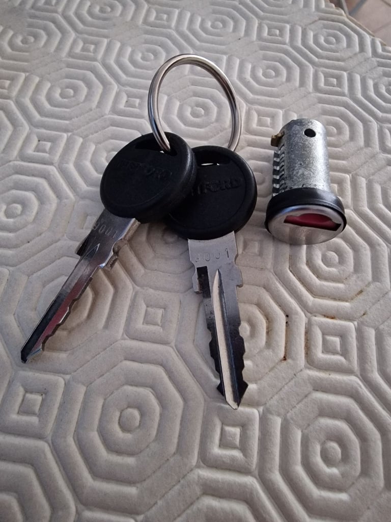 Motorhome / Caravan barrel lock with 2 keys