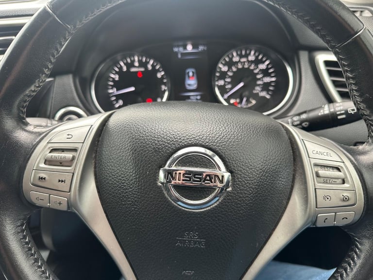 NISSAN QASHQAI 1.2 DIG-T n-tec Silver Manual Petrol 2015