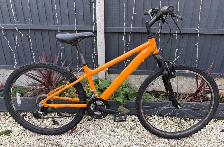 Apollo orange mountain bike 