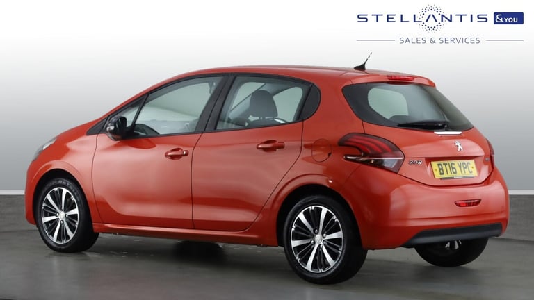 2016 Peugeot 208 1.2 PureTech XS White Hatchback 5dr Petrol Manual Euro 6 (82 ps) Hatchback Petro...