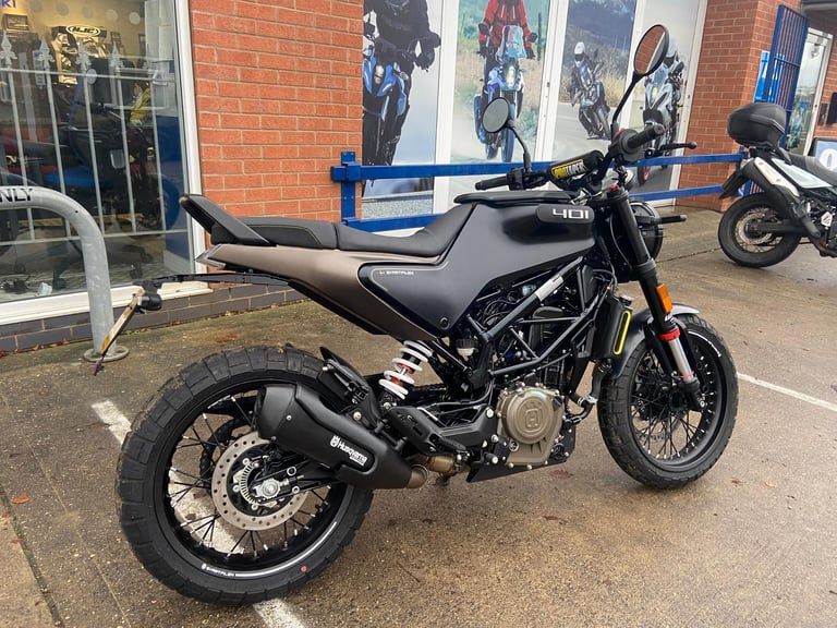 74 REG HUSQVARNA SVARTPILEN 401. ONLY 565 MILES, NOT EX DEMO!