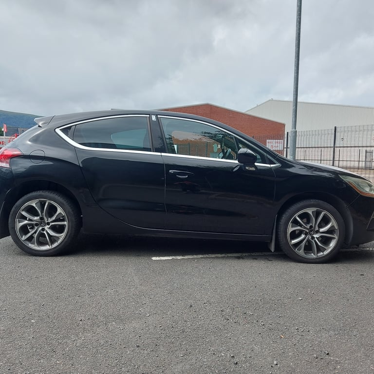 Citroen, DS4, Hatchback, 2013, Manual, 1560 (cc), 5 doors