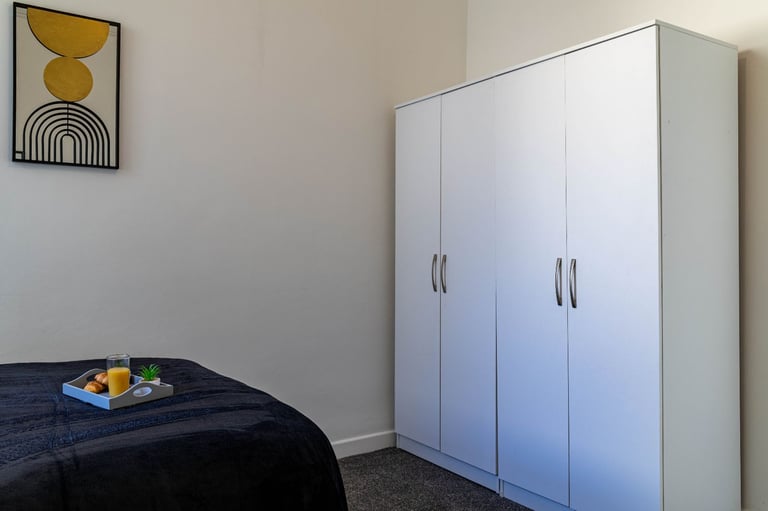 Flat 3 Blackpool | Furnished 1-BR Flat in Blackpool | Wi-Fi, Kitchen