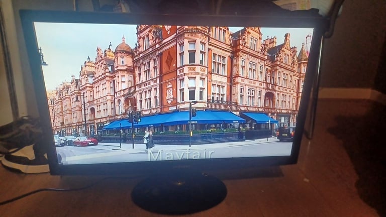 FREE DELIVERY excellent 27 SAMSUNG LED HDTV freeveiw channels inbuilt 