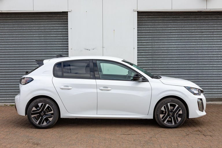 2024 Peugeot 208 1.2 PureTech MHEV Allure Hatchback 5dr Petrol Hybrid e-DSC Euro 6 (s/s) (10 HATC...