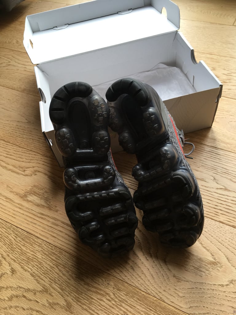 BNWT size 7 Nike Air Vapormax Flyknit 3 Nike trainers in box