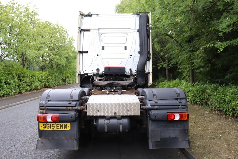 MERCEDES ACTROS 2548 STREAMSPACE 6X2 REARLIFT TRACTOR (2015)