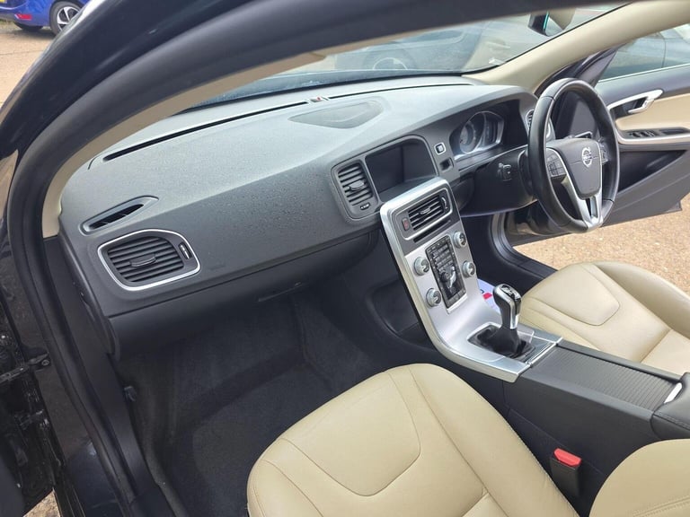 VOLVO V60 2.0 D2 SE Nav Euro 6 (s/s) 5dr 2017