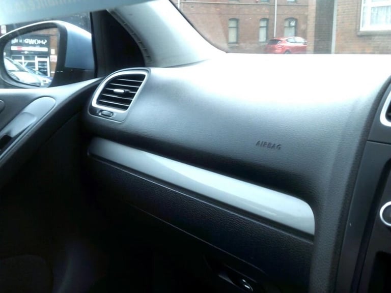 2011 Volkswagen Golf 1.6 TDI S Hatchback 5dr Diesel Manual Euro 5 (90 ps) Hatchback Diesel Manual