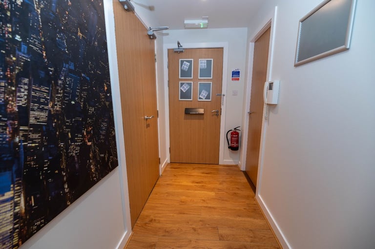 FLAT SHARE: DOUBLE ROOMS for let within remarkable, 4 bed, new-build flat with large roof terrace