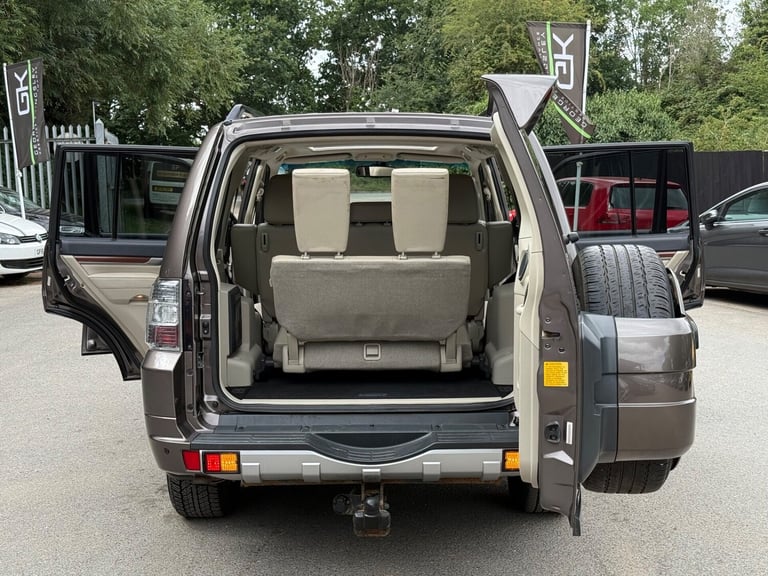 2013 Mitsubishi Shogun 3.2 DI-DC [197] SG3 5dr Auto ESTATE DIESEL Automatic