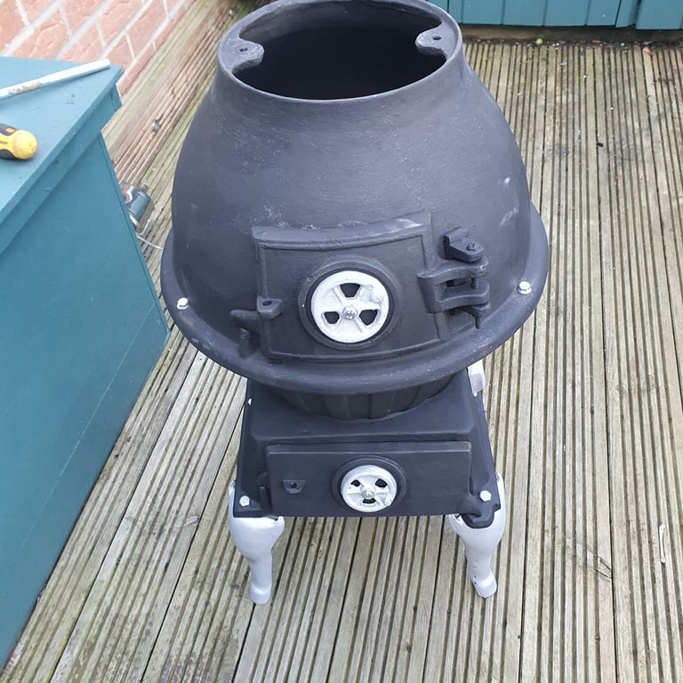 Pot belly cast iron stove 
