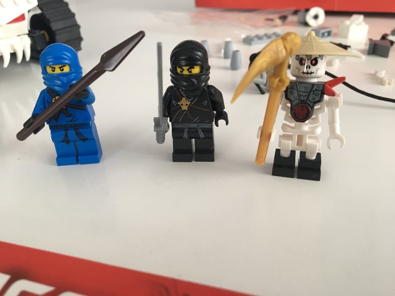 LEGO Ninjago 2263 with Jay , Cole & Frakjaw Figures from 2011 (INCOMPLETE)