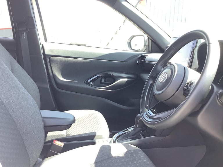 2024 Toyota Yaris Cross 1.5 Hybrid Design 5dr CVT HATCHBACK PETROL/ELECTRIC Automatic