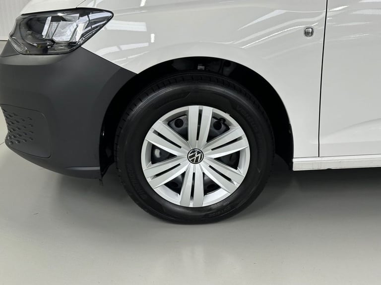 2024 74 VOLKSWAGEN CADDY MAXI 2.0 TDI C20 COMMERCE PANEL VAN 6DR DIESEL MANUAL L