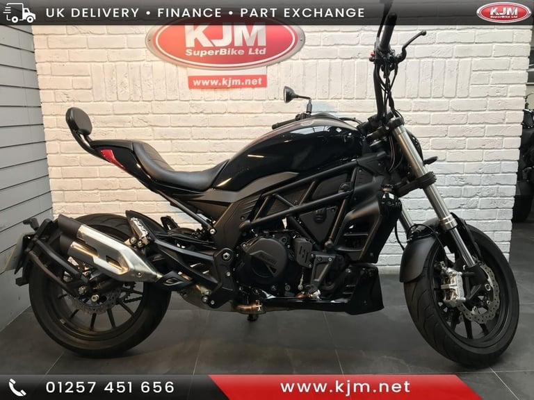 BENELLI 502C CRUISER, 2024/24, JUST 733 MILES FINISHED IN BLACK/GREEN