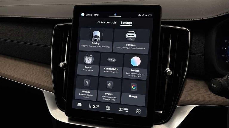 2025 Volvo XC90 Plus, T8 AWD Plug-in hybrid, Electric/Petrol, Dark, 7 Seats ESTATE Petrol/Electri...