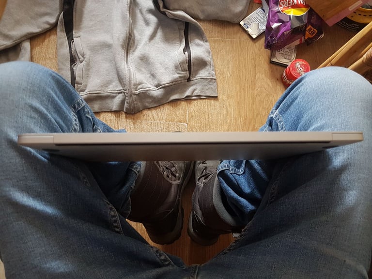 macbook pro a1706 proessor dual core intel core i5 3.1ghz 8g memory intel hd graphic