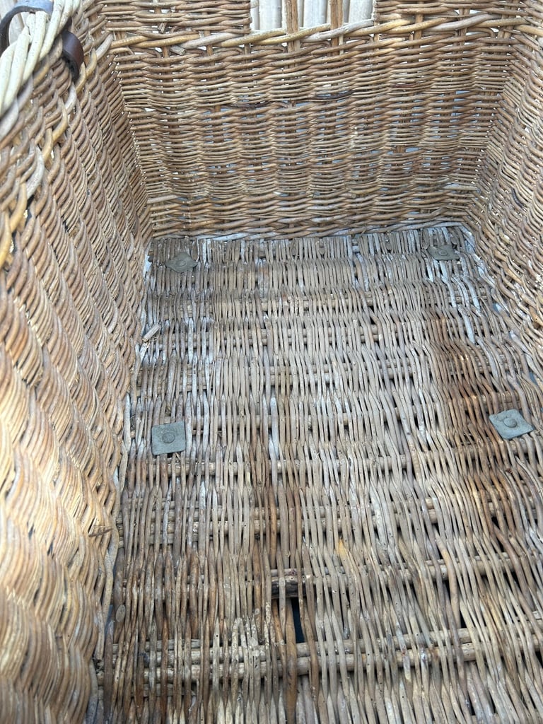 Antique wicker basket 
