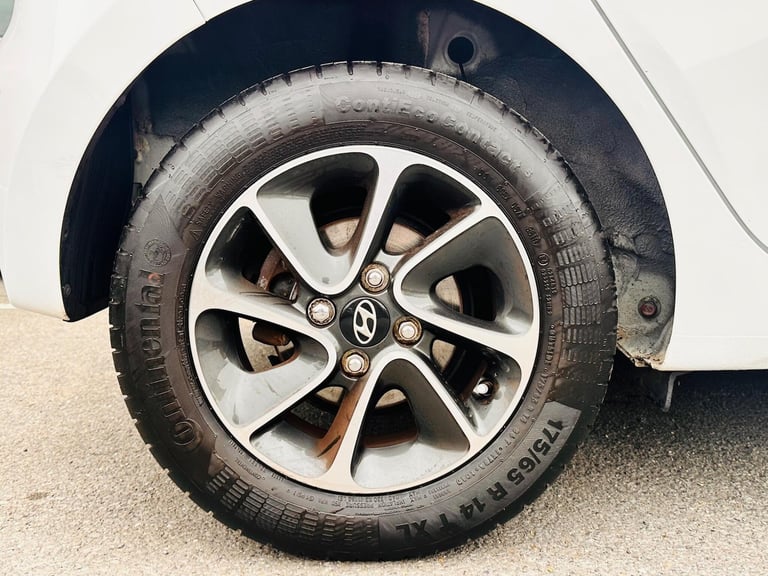 2019 Hyundai i10 1.0 Premium Euro 6 5dr HATCHBACK Petrol Manual