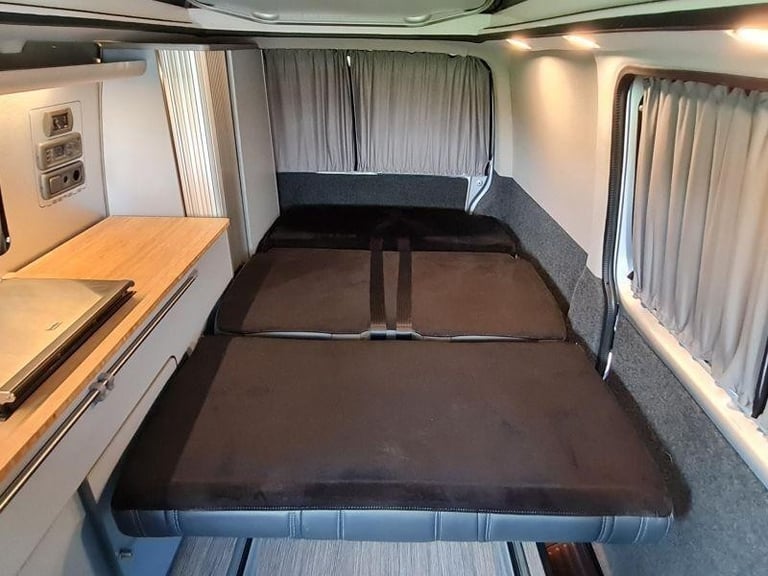 Volkswagen VW Transporter Uberbus Campervan