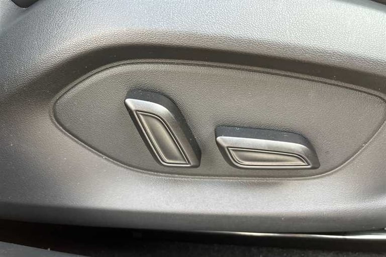 2025 MG MG4 64kWh Trophy Long Range Hatchback 5dr Electric Auto (203 ps) Hatchback Electric Autom...