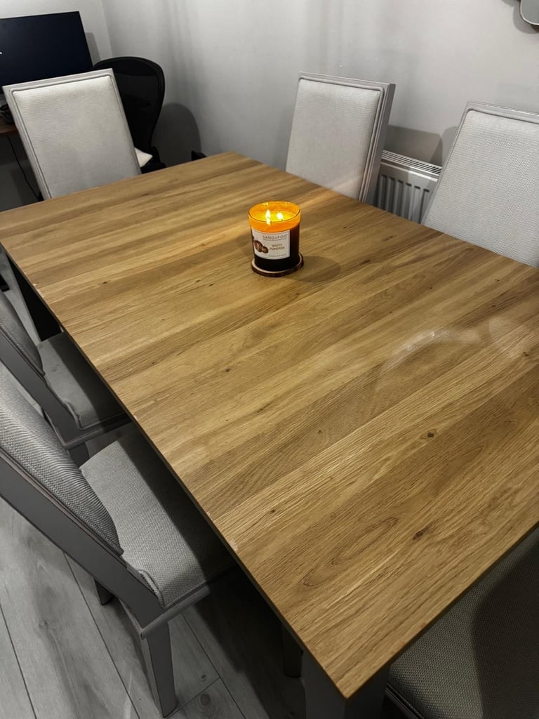 Dining Table with 6 x Chairs - Oak & Grey