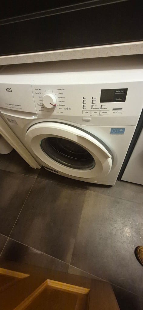 BRAND NEW AEG 6000 series 10kg 