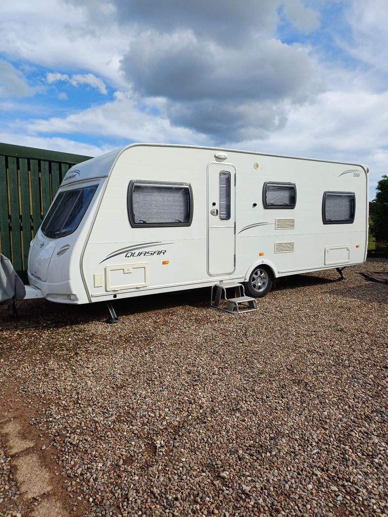 Lunar Quasar 6 Berth Family Caravan