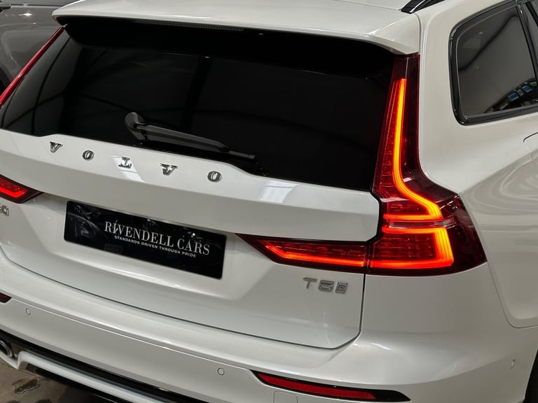 2019 Volvo V60 2.0 T5 R-Design Pro Auto Euro 6 (s/s) 5dr ESTATE Petrol Automatic