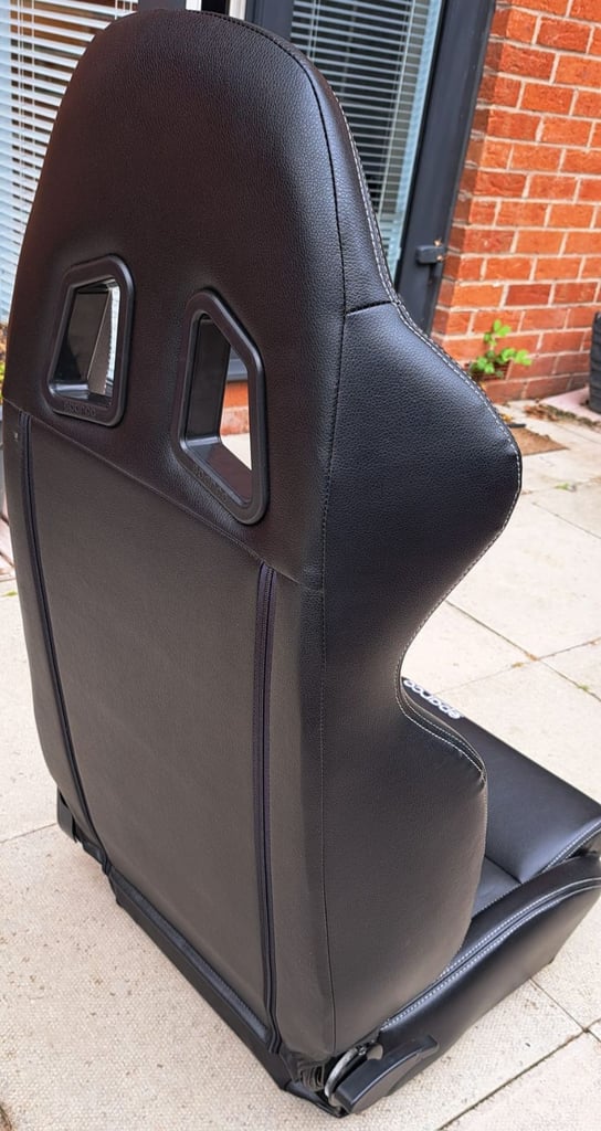 Sparco r100 reclining bucket seat