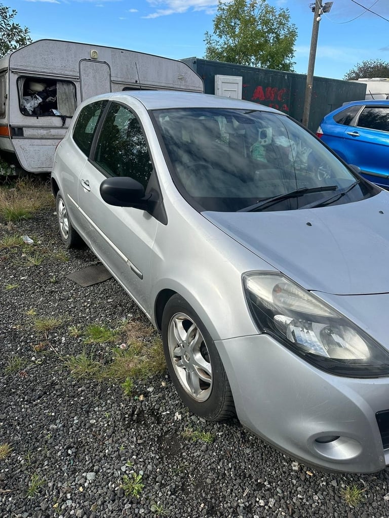 2012 Renault Clio dynamics tom tom