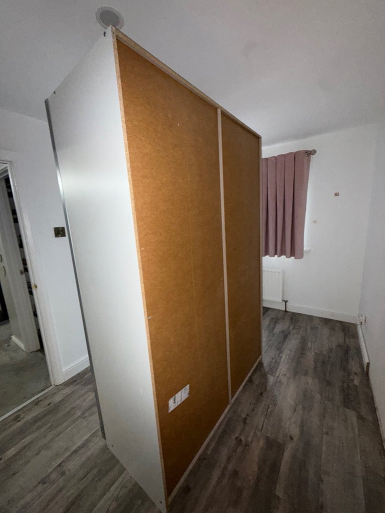 Double wardrobe 